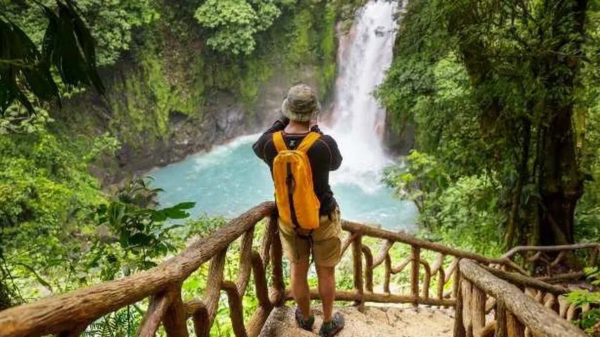 Un viaje de éxito y lejano que cuida al 100 el planeta. (Foto: Envato)