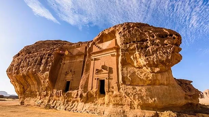 Al-Hijr, está localizada en el desierto de AlUla en Arabia Saudí. (Foto: Envato)