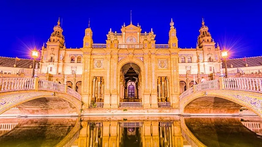 Barcelona y Sevilla dirigen su mirada a Francia. (Foto: Envato)