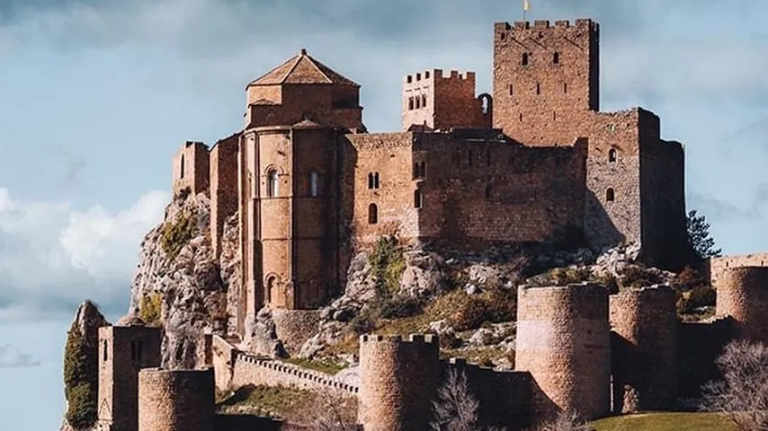 El castillo de Loarre en Huesca es el castillo más bonito de España. (Foto: Instagram)